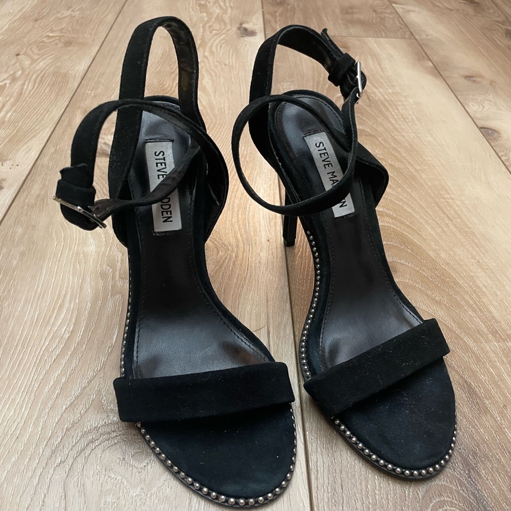 Steve Madden ‘Sylvie’ heels